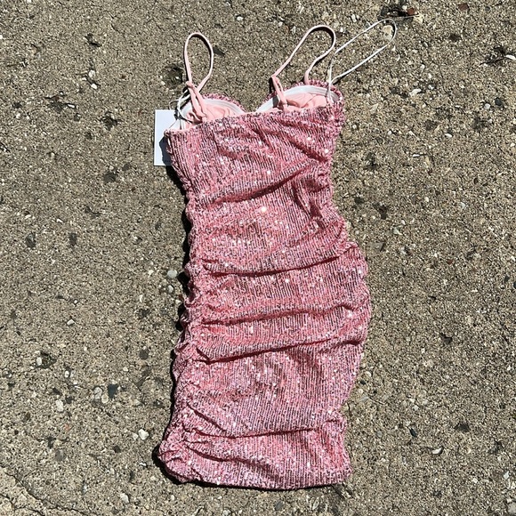 Pink sequin dress - Picture 4 of 5